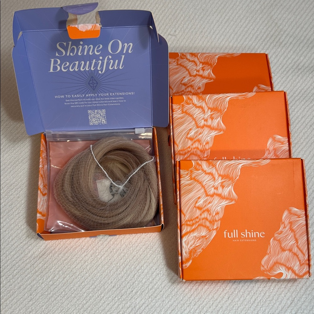 Full Shine Hair Extensions in Light Blonde 20”